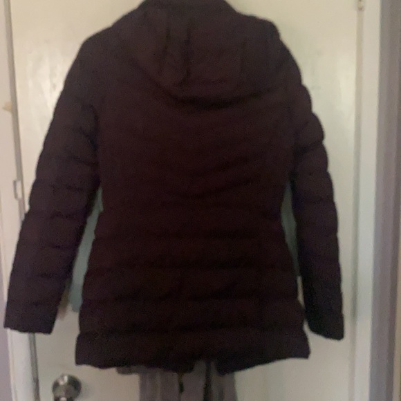 32* size small puffer jacket . Fits slim,extends to thighs - Picture 2 of 3